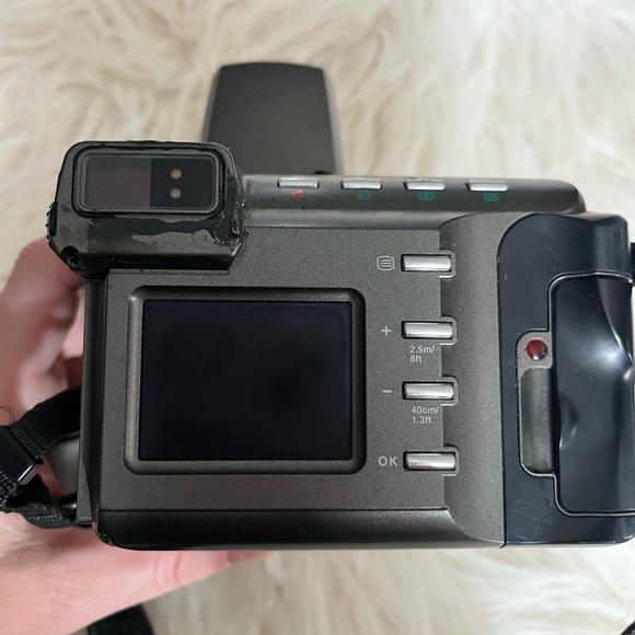 Olympus D-600 L with case - Picture 6 of 11